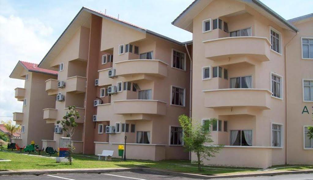 Seri Bayu Resort Hotel Sungai Pelek Exterior foto